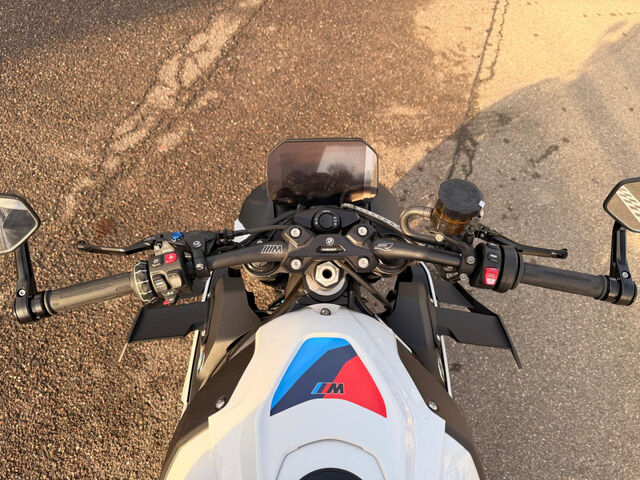 BMW M 1000 R Heizgriffe RDC Tempomat Sozius-Paket ABS Ansicht 15 für Fahrzeugdetailseite