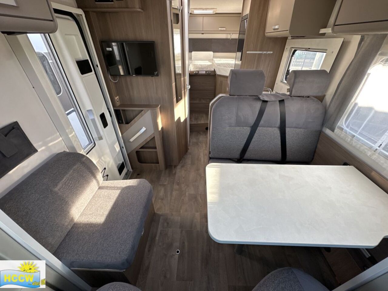 CARADO 328 Automatik + SAT und TV Ansicht 6 für Fahrzeugdetailseite