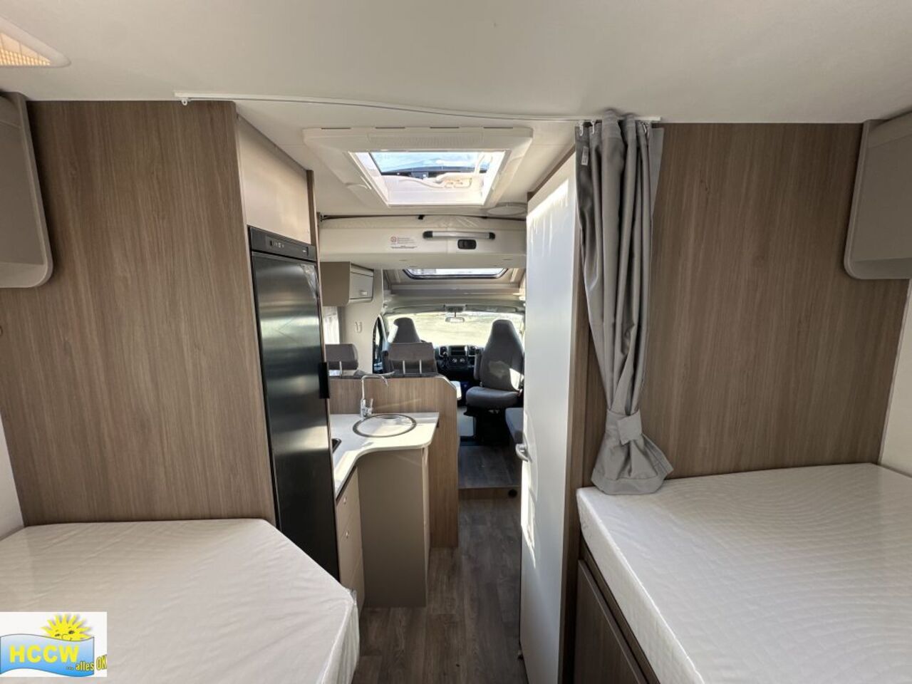 CARADO 328 Automatik + SAT und TV Ansicht 7 für Fahrzeugdetailseite