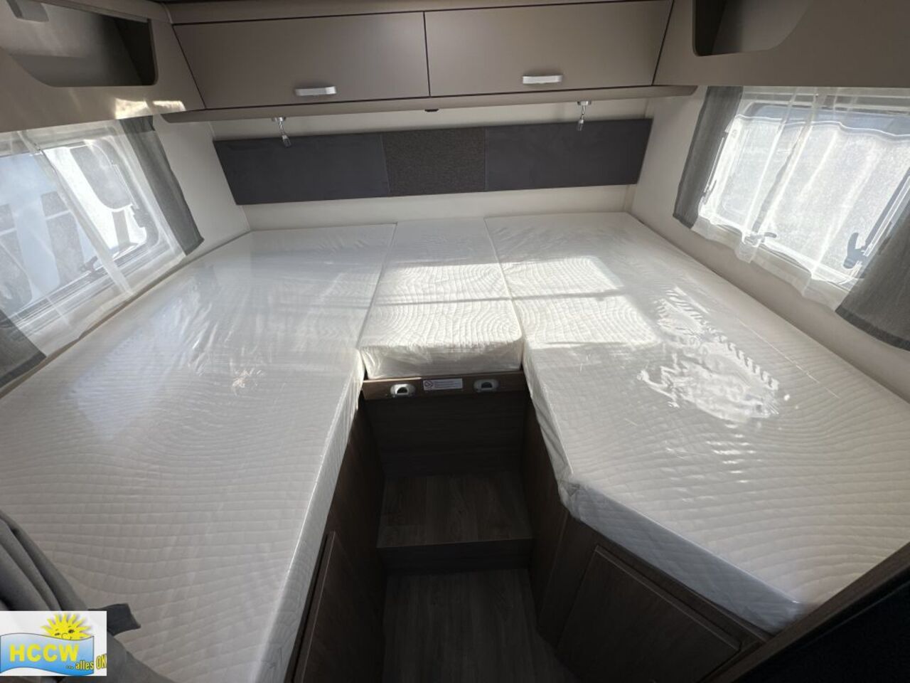 CARADO 328 Automatik + SAT und TV Ansicht 9 für Fahrzeugdetailseite