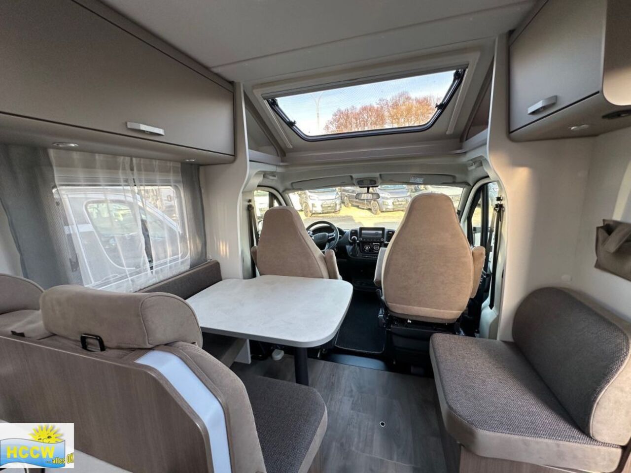 CARADO 447 pro+ Automatik/ 2 Personen Ansicht 5 für Fahrzeugdetailseite