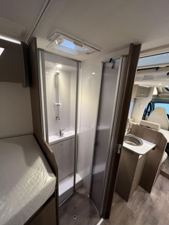 CARADO 447 Solar, Navi, Fahrradträger, Sat, TV Ansicht 22 für Fahrzeugdetailseite