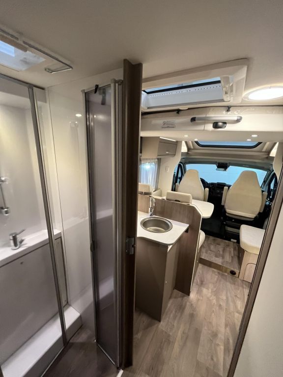 CARADO 447 Solar, Navi, Fahrradträger, Sat, TV Ansicht 23 für Fahrzeugdetailseite