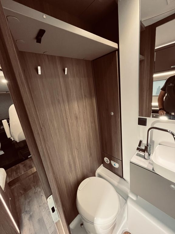 CARADO 338 Solar, Navi, RFK, Markise, TV, Sat Ansicht 23 für Fahrzeugdetailseite