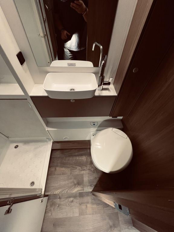 CARADO 464 PRO Solar, Sat Cytrac, Navi,TV Ansicht 24 für Fahrzeugdetailseite