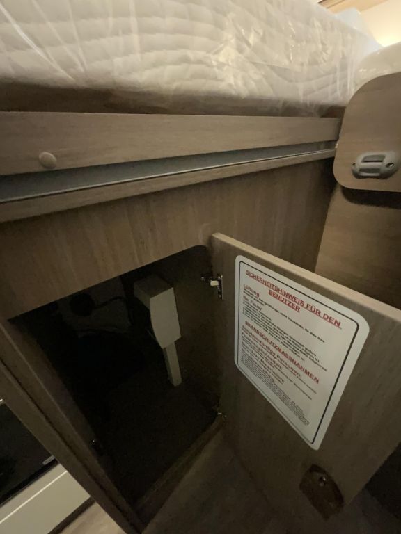 CARADO V347 pro + *Clever-Lift Bett* Ansicht 22 für Fahrzeugdetailseite