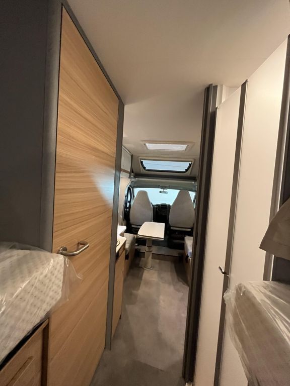 DETHLEFFS T 7052 EBL Hundeumbau Heckgarage Ansicht 23 für Fahrzeugdetailseite