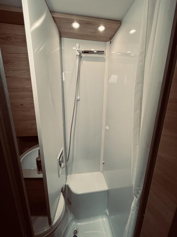 DETHLEFFS T 6812 EB Solar, Sat, TV, Hubbett Ansicht 22 für Fahrzeugdetailseite