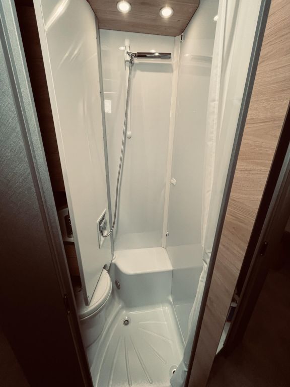 DETHLEFFS T 6812 EB Solar, Sat, TV, Hubbett Ansicht 23 für Fahrzeugdetailseite