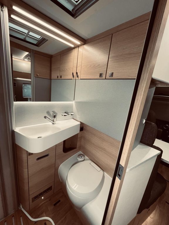 HYMER-ERIBA I 580 Dachklima, Solar, Sat, TV Ansicht 27 für Fahrzeugdetailseite