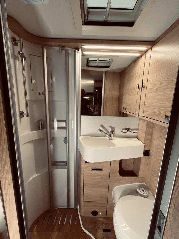 HYMER-ERIBA I 600 WhiteLine Klima, Solar, Autark Ansicht 21 für Fahrzeugdetailseite