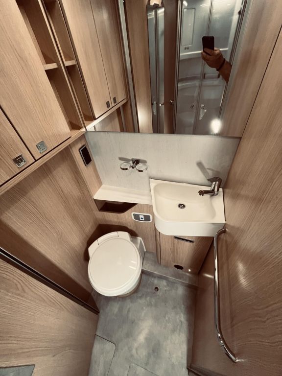 HYMER-ERIBA I 680 BlackLine 27.580,- EUR Vorteil Ansicht 22 für Fahrzeugdetailseite