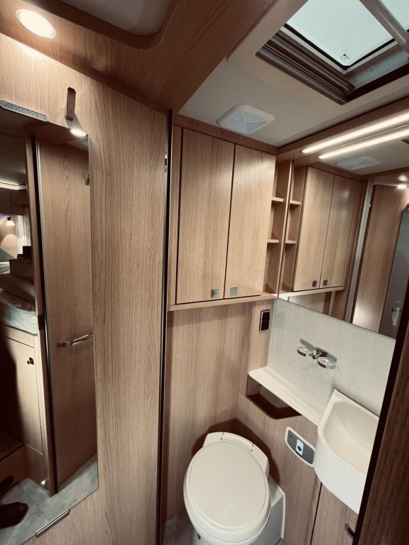 HYMER-ERIBA I 680 BlackLine 27.580,- EUR Vorteil Ansicht 23 für Fahrzeugdetailseite