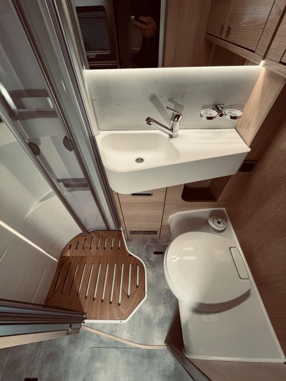 HYMER-ERIBA I 550 BlackLine 30.000,- EUR Vorteil Ansicht 24 für Fahrzeugdetailseite