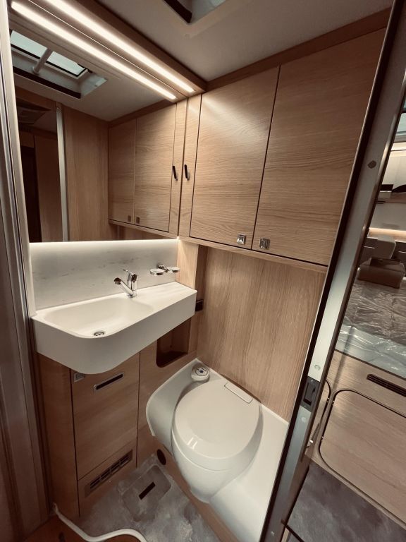 HYMER-ERIBA I 550 BlackLine 30.000,- EUR Vorteil Ansicht 26 für Fahrzeugdetailseite