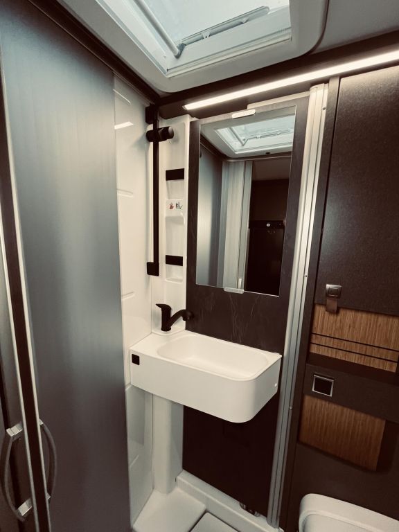 HYMER-ERIBA 570 CrossOver Ansicht 23 für Fahrzeugdetailseite