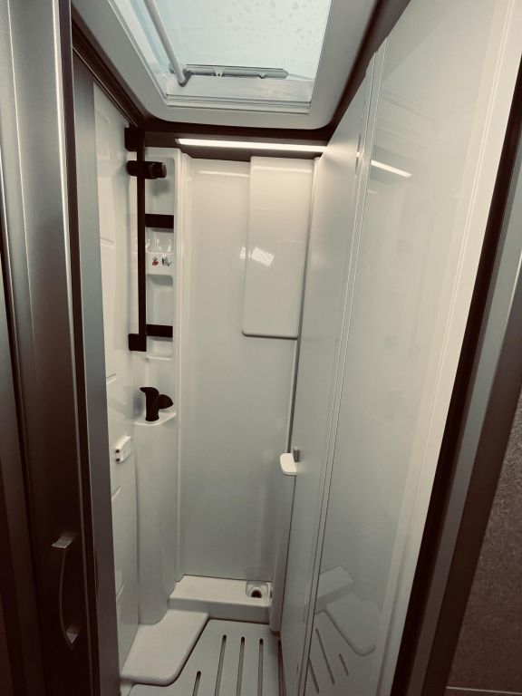 HYMER-ERIBA 570 CrossOver Ansicht 24 für Fahrzeugdetailseite