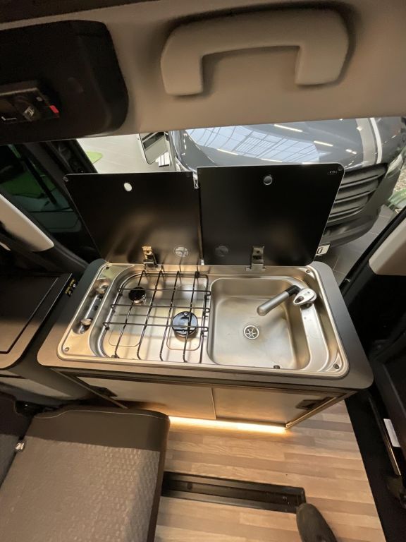 CROSSCAMP 5.0 F Kompakter CamperVan 4.95 m Ansicht 11 für Fahrzeugdetailseite