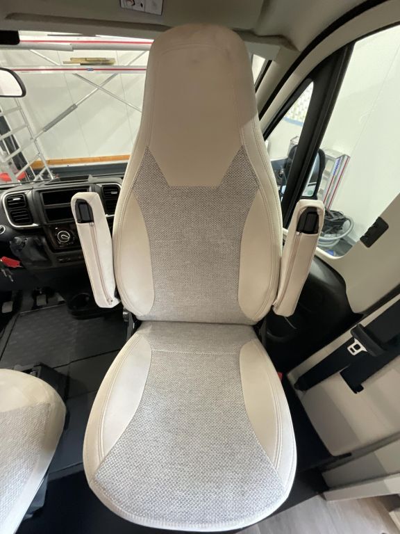 CARADO 135 12.500 EUR Vorteil Ansicht 6 für Fahrzeugdetailseite