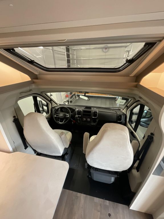 CARADO 135 12.500 EUR Vorteil Ansicht 8 für Fahrzeugdetailseite