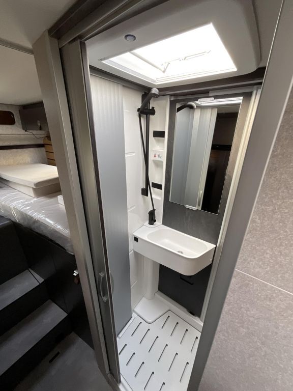 HYMER-ERIBA 570 CrossOver Ansicht 11 für Fahrzeugdetailseite
