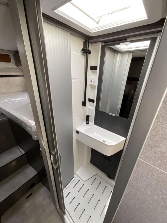 HYMER-ERIBA 570 CrossOver Ansicht 9 für Fahrzeugdetailseite