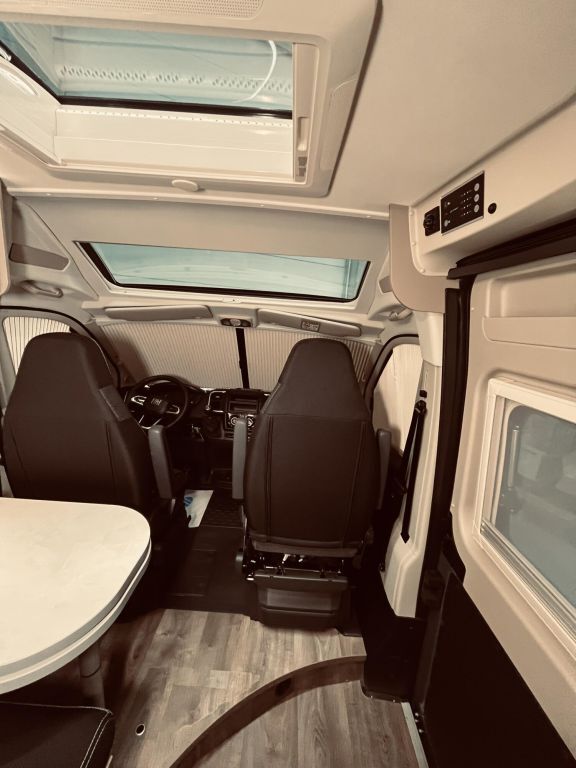 CARADO 640 PRO+ Solar, AHK, Navi, RFK, AWT isoliert Ansicht 14 für Fahrzeugdetailseite