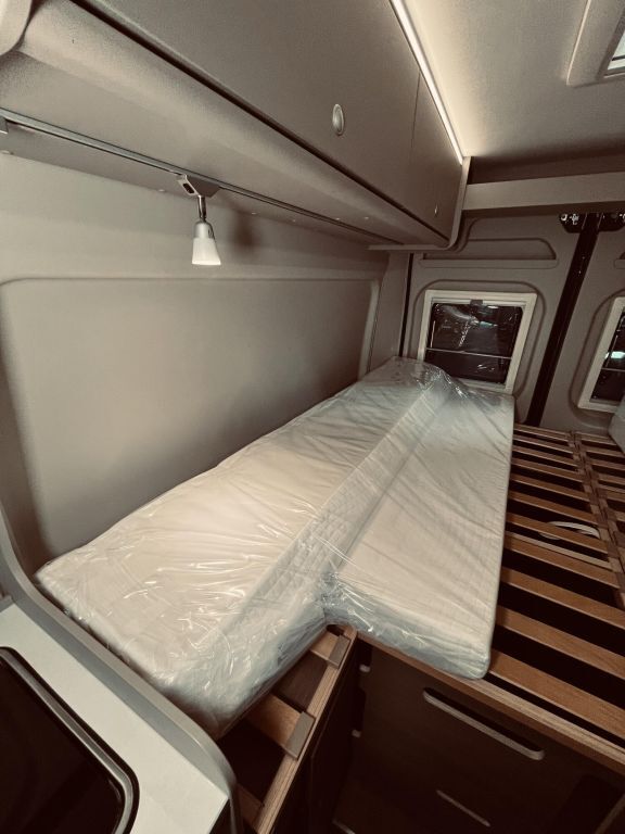CARADO 640 PRO+ Solar, AHK, Navi, RFK, AWT isoliert Ansicht 19 für Fahrzeugdetailseite