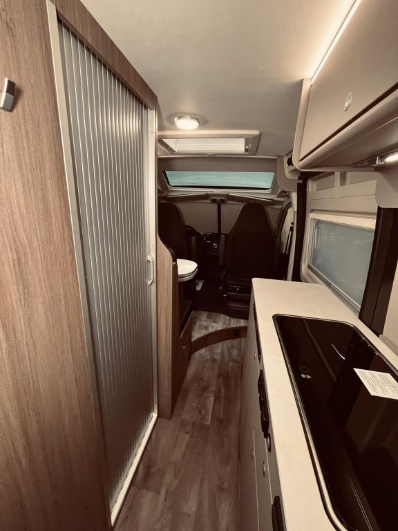 CARADO 640 PRO+ Solar, AHK, Navi, RFK, AWT isoliert Ansicht 21 für Fahrzeugdetailseite
