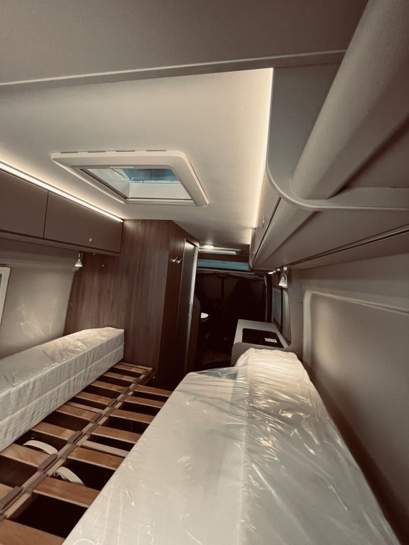 CARADO 640 PRO+ Solar, AHK, Navi, RFK, AWT isoliert Ansicht 25 für Fahrzeugdetailseite