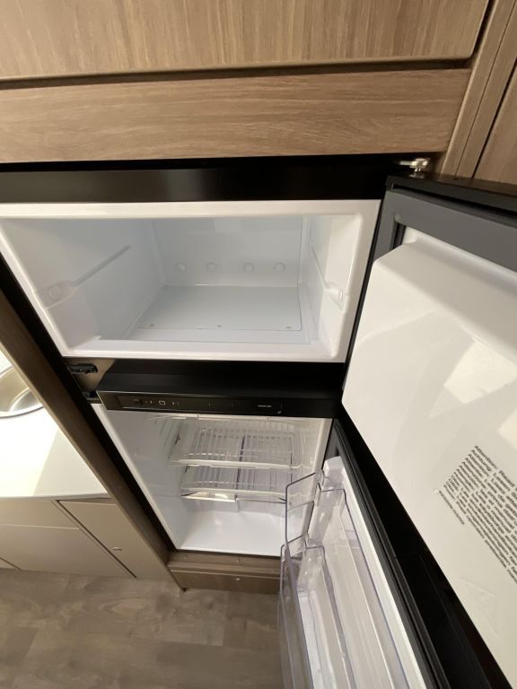 CARADO 361 PRO Markise, Solar, Navi, Smart-TV, Sat Ansicht 10 für Fahrzeugdetailseite