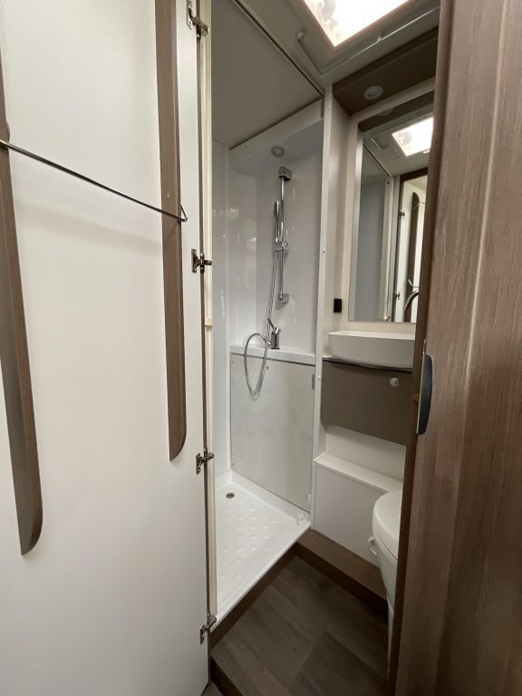 CARADO 361 PRO Markise, Solar, Navi, Smart-TV, Sat Ansicht 14 für Fahrzeugdetailseite