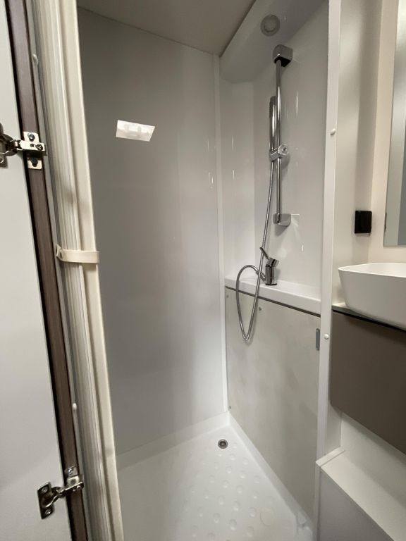 CARADO 361 PRO Markise, Solar, Navi, Smart-TV, Sat Ansicht 15 für Fahrzeugdetailseite