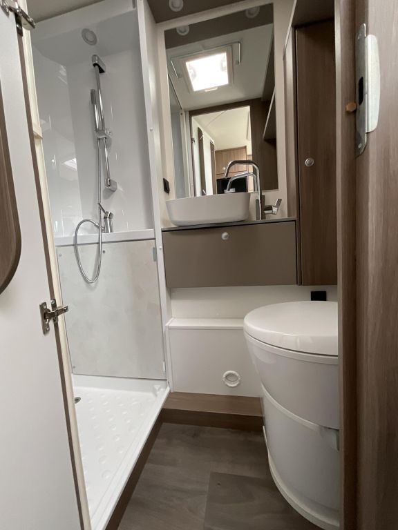 CARADO 361 PRO Markise, Solar, Navi, Smart-TV, Sat Ansicht 16 für Fahrzeugdetailseite