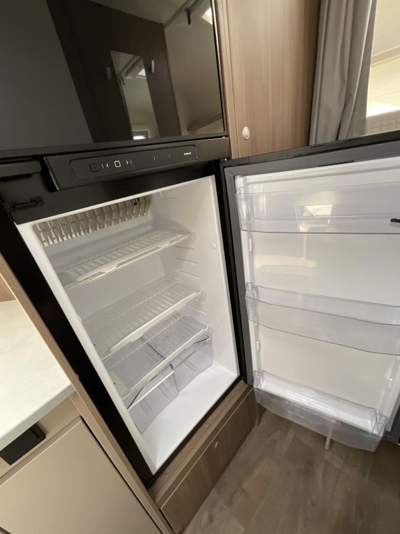 CARADO 361 PRO Markise, Solar, Navi, Smart-TV, Sat Ansicht 9 für Fahrzeugdetailseite