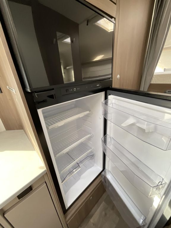 CARADO 361 PRO Automatik, Solar, Navi, Sat, TV, Marki Ansicht 4 für Fahrzeugdetailseite