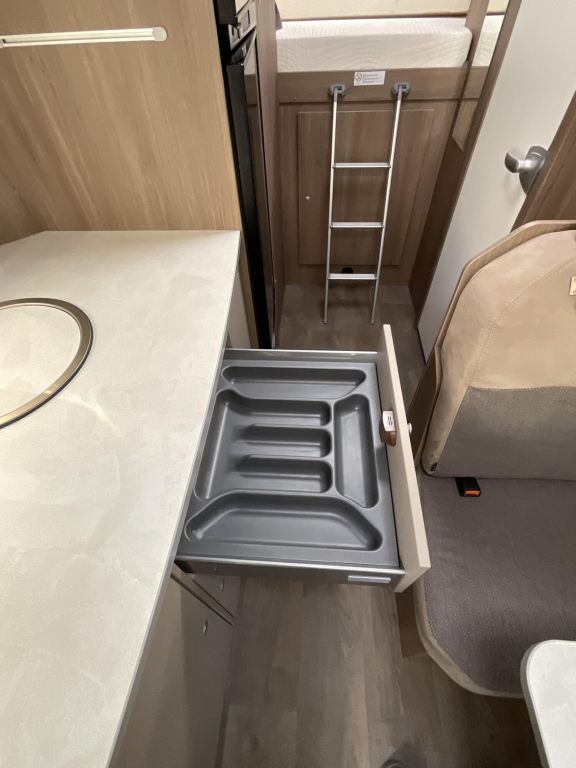 CARADO 464 PRO Ansicht 12 für Fahrzeugdetailseite