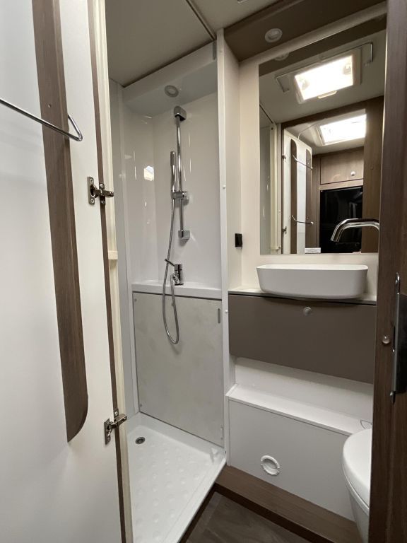 CARADO 464 PRO Ansicht 16 für Fahrzeugdetailseite