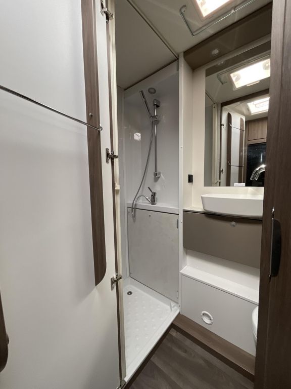 CARADO 464 PRO Solar, Zenec Navi, Premium Smart-TV Ansicht 11 für Fahrzeugdetailseite