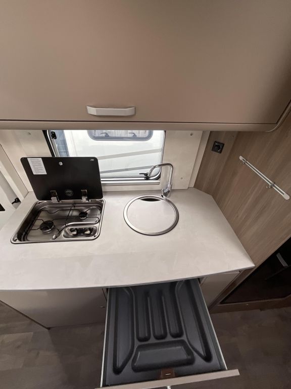 CARADO 464 PRO Solar, Zenec Navi, Premium Smart-TV Ansicht 16 für Fahrzeugdetailseite