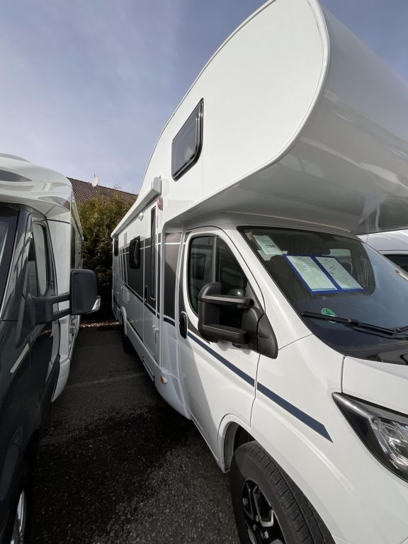 CARADO 464 PRO Solar, Zenec Navi, Premium Smart-TV Ansicht 4 für Fahrzeugdetailseite