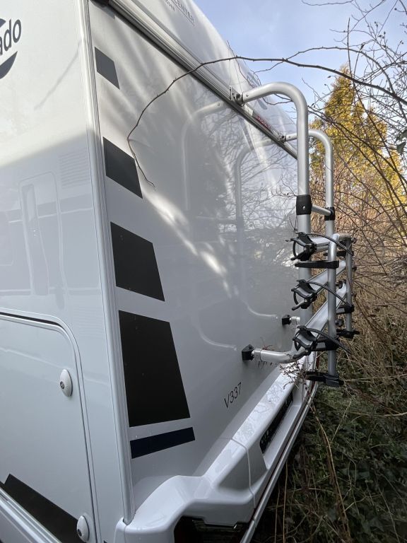 CARADO V337 Markise, LED-Scheinwerfer, Fahrrradträger Ansicht 6 für Fahrzeugdetailseite