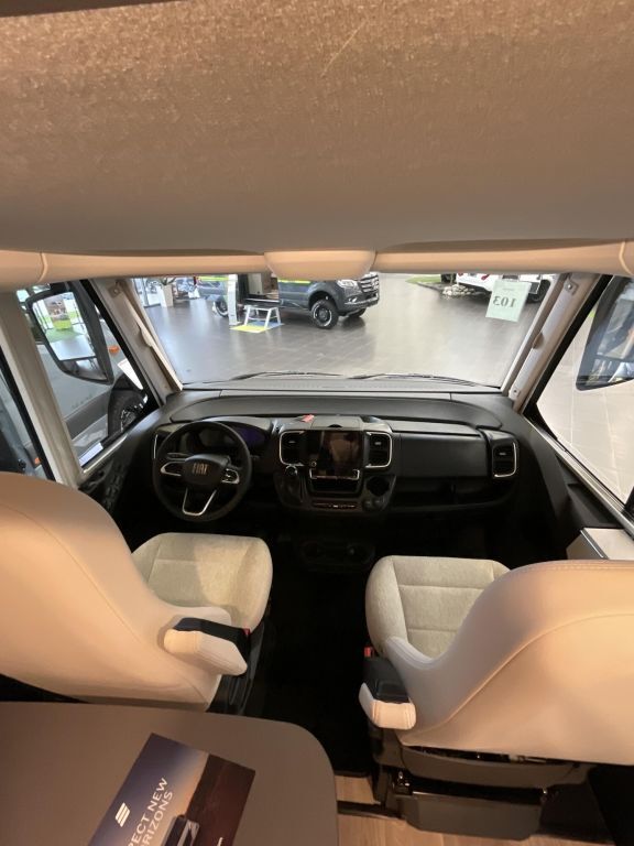 HYMER-ERIBA 474 180 PS, Automatik, Solar, Markise, Ansicht 4 für Fahrzeugdetailseite