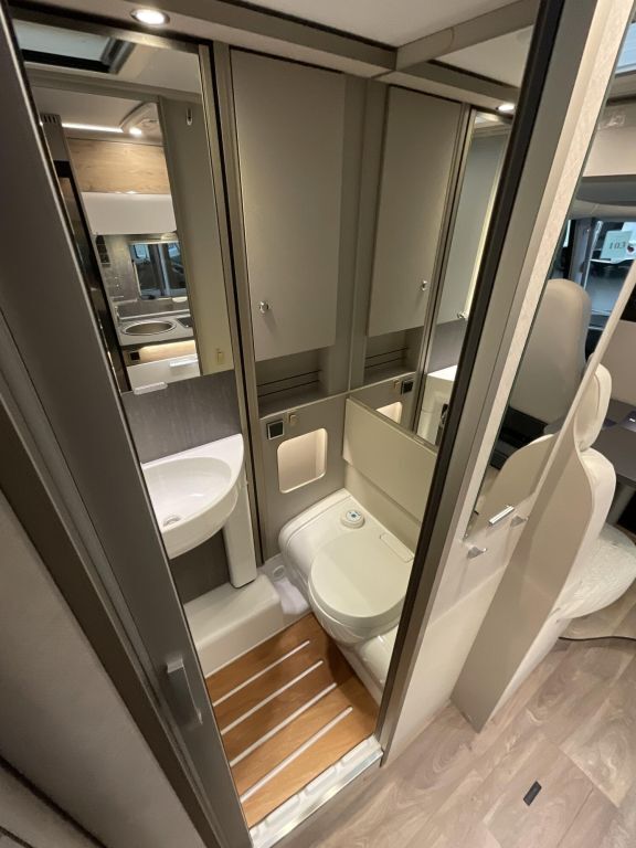 HYMER-ERIBA 474 180 PS, Automatik, Solar, Markise, Ansicht 7 für Fahrzeugdetailseite