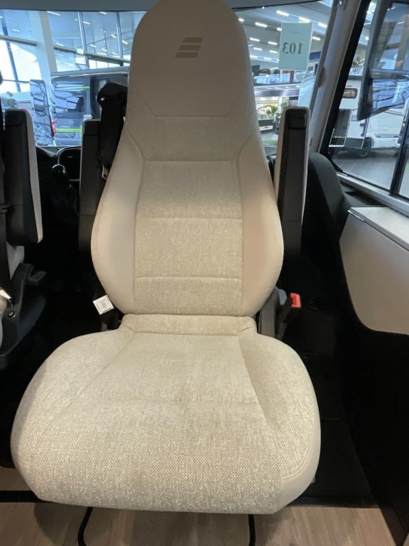 HYMER-ERIBA 474 180 PS, Automatik, Solar, Markise, Ansicht 9 für Fahrzeugdetailseite