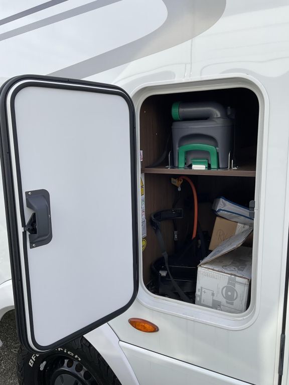 HYMER-ERIBA 580 4x4, Solar, Sat, TV, Premium, Autark Ansicht 10 für Fahrzeugdetailseite