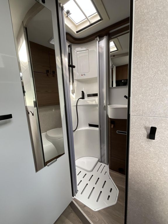 HYMER-ERIBA 580 4x4, Solar, Sat, TV, Premium, Autark Ansicht 20 für Fahrzeugdetailseite
