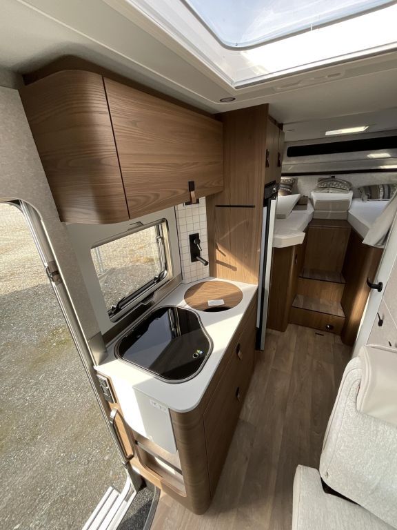 HYMER-ERIBA 580 4x4, Solar, Sat, TV, Premium, Autark Ansicht 3 für Fahrzeugdetailseite