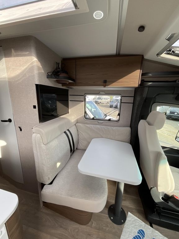 HYMER-ERIBA 580 4x4, Solar, Sat, TV, Premium, Autark Ansicht 4 für Fahrzeugdetailseite