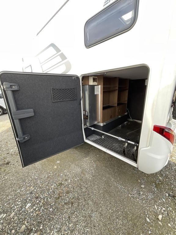 HYMER-ERIBA 580 4x4, Solar, Sat, TV, Premium, Autark Ansicht 9 für Fahrzeugdetailseite
